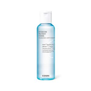 En gennemsigtig blå 150 ml Cosrx Hydrium Watery Toner-flaske med en hvid flip cap viser en tekst på forsiden, der fremhæver hyaluronsyre og allantoin som nøgleingredienser i denne forfriskende vandige toner.