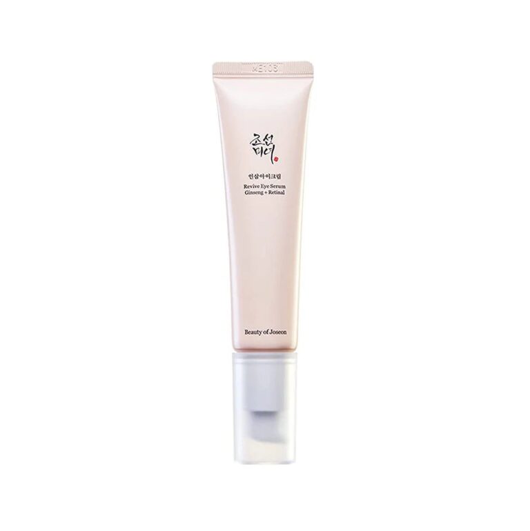 En beige tube med solcreme fra Beauty of Joseon med en klar pumpe står oprejst på en hvid baggrund ved siden af Beauty Of Joseon - Revive Eye Serum: Ginseng + Retinal. Begge varer har koreansk og engelsk tekst på forsiden.