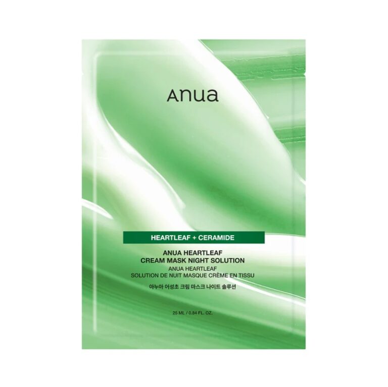 En grøn og hvid 25 ml (0,84 fl. oz) pakke med Anua - Heartleaf Cream Sheet Mask Night Solution, med minimalistisk tekst og et abstrakt bladdesign.