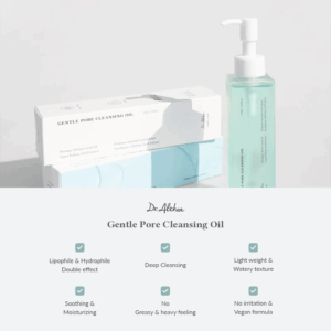 En flaske Dr. Althea - Gentle Pore Vegan Cleansing Oil står ved siden af de to hvide æsker. Denne veganske renseolie giver dybderensning, en let, ikke-fedtende fornemmelse, fugter huden og renser porerne blidt.