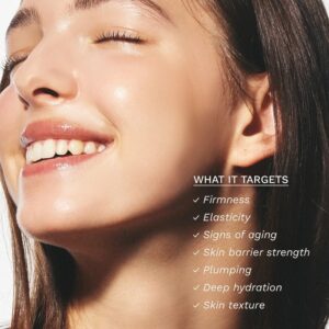 Et nærbillede af en smilende person med strålende hud. Teksten fremhæver de vigtigste fordele ved Haruharu Wonder - Black Rice Probiotics Barrier NAD+ Serum Mist: øget fasthed, elasticitet, fylde, hydrering og en stærkere hudbarriere.