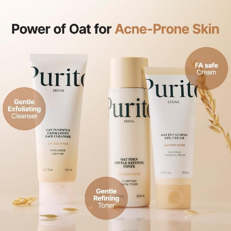 Udstillet er Purito SEOUL hudplejeprodukter til acne-udsat hud, herunder Oat PDRN Gentle Refining Toner. Havrestængler og havre ligger ved siden af produkterne.