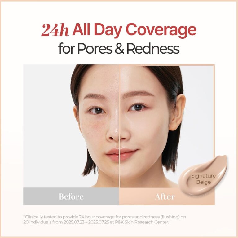 En kvindes ansigt er delt i to: Den venstre side viser porer og rødme, mens den højre side ser glat og ensartet ud efter påføring af Cell Fusion C - Skin Blemish Balm Intensive - Light i Signature Beige for let dækning.