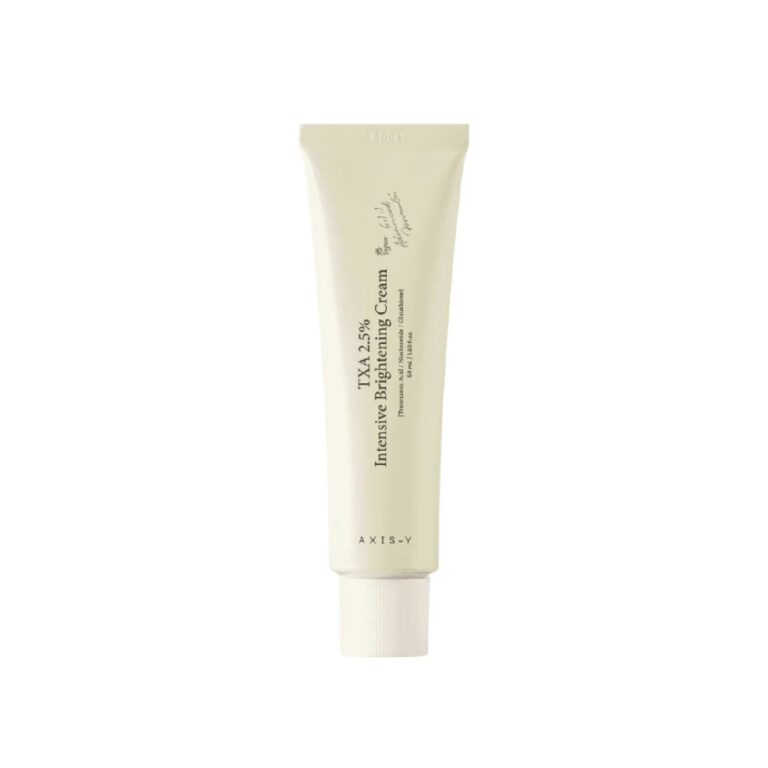 En beige tube med AXIS-Y - TXA 2.5% Intensive Brightening Cream står oprejst på en hvid baggrund med mørk tekst med produktoplysninger på forsiden.