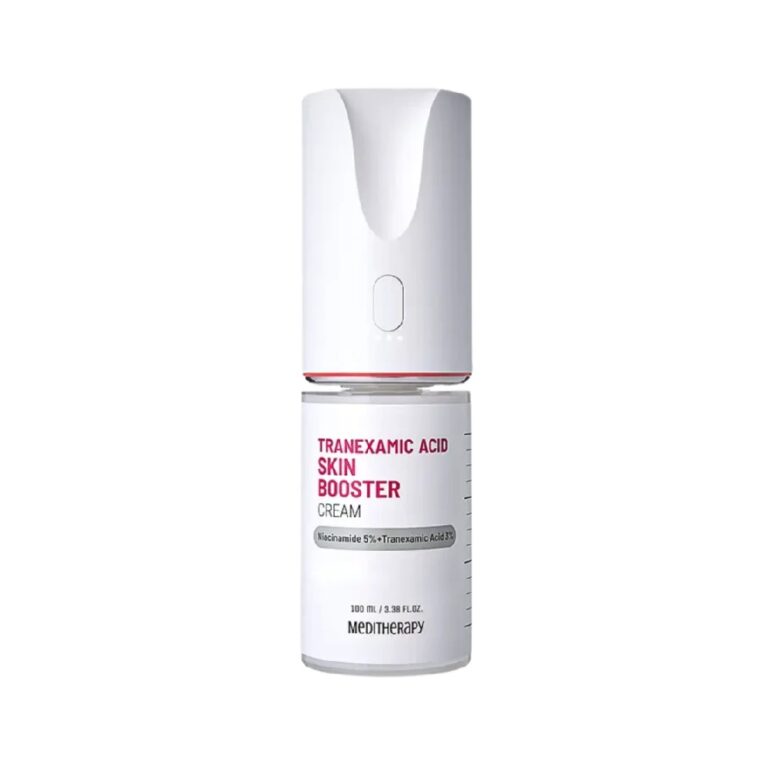 En hvid flaske Meditherapy Tranexamic Acid Skin Booster Set med en pumpedispenser og pink tekst, der indeholder 100 ml (3,38 fl. oz.) avanceret formel til strålende hud.