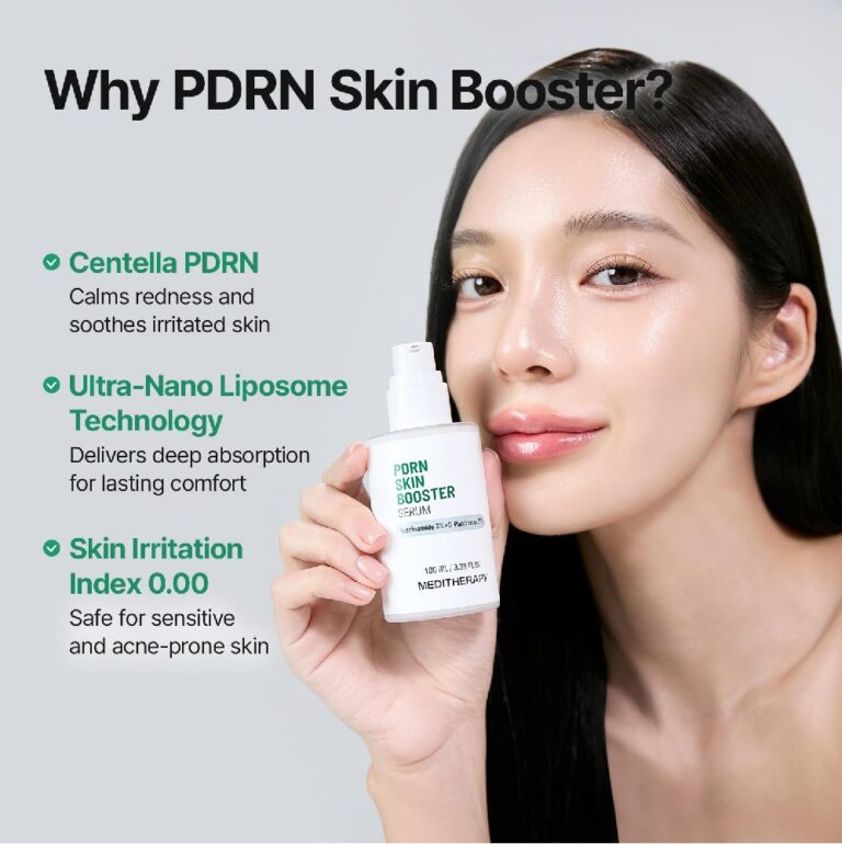 En kvinde med glat, klar hud holder en flaske Meditherapy PDRN Skin Booster Serum. Teksten fremhæver dens fordele: beroliger rødme, absorberes dybt med ultra-nano liposomteknologi og har et hudirritationsindeks på 0,00.