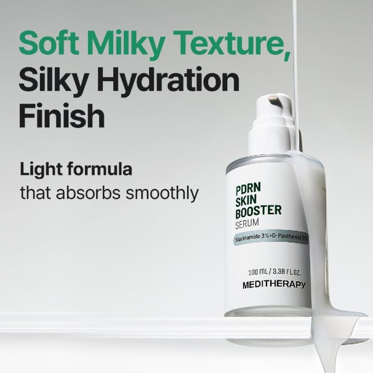 Meditherapy PDRN Skin Booster Serum er udstillet på en glashylde, der fremhæver dens bløde mælkeagtige tekstur, lette formel og silkeagtige hydrering, der absorberes jævnt i huden.