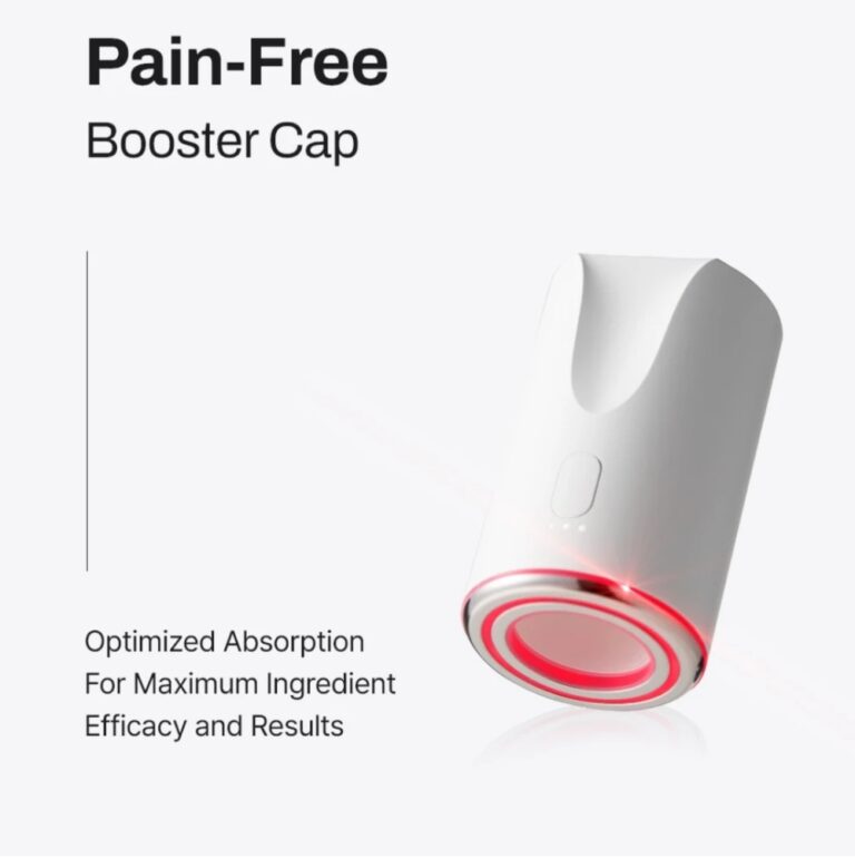 En hvid, cylindrisk enhed mærket Meditherapy PDRN Skin Booster Set udsender rødt lys fra sin base med tekst om optimeret absorption for maksimal effekt af ingredienser med avanceret Skin Booster-teknologi mod en almindelig, minimalistisk baggrund.