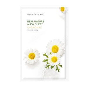 Emballagen til Nature Republic Real Nature Mask Sheet Chamomile viser kamilleblomster og grønne blade på en hvid baggrund. Teksten på engelsk og koreansk står øverst til venstre.