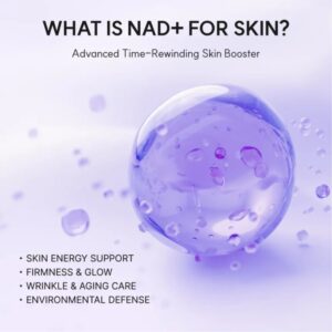 En lilla, gennemskinnelig kugle med små bobler svæver på en lys baggrund. Øverst: »Hvad er NAD+ for huden? Arencia – NAD+ Booster Shot.« Nederst: Fordelene omfatter øget energi, strålende hud, rynkepleje og beskyttelse.